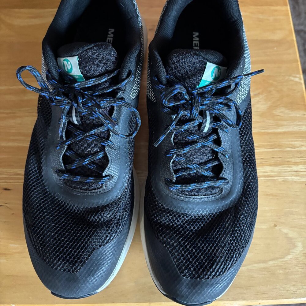 Merrell Hiking Sneakers, Size 11, in Black